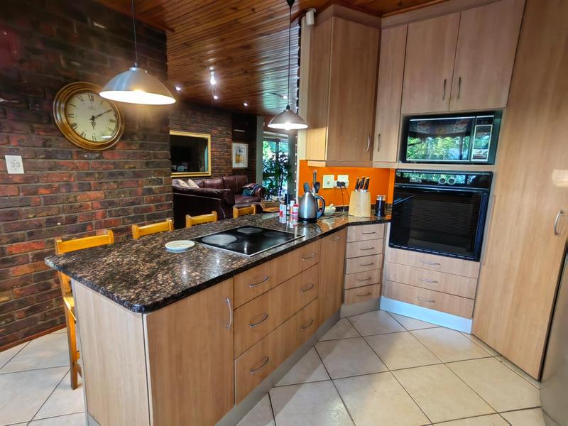 4 Bedroom Property for Sale in Prince Alfred Hamlet Western Cape